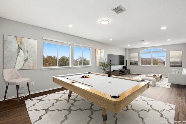 rec room featuring recessed lighting, visible vents, wood finished floors, billiards, and baseboards