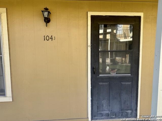 view of property entrance