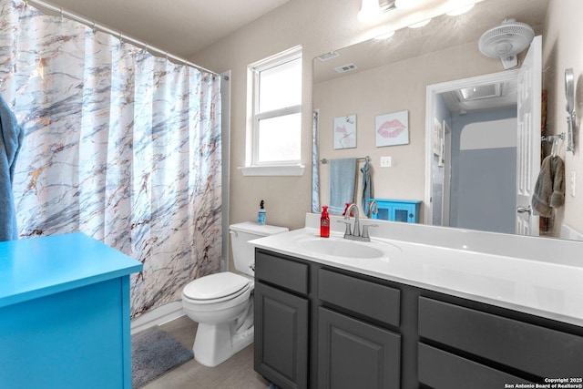 full bathroom with toilet, a shower with curtain, visible vents, and vanity