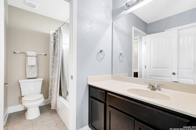 full bath featuring shower / tub combo with curtain, visible vents, toilet, vanity, and tile patterned flooring