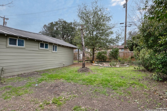 view of yard featuring fence