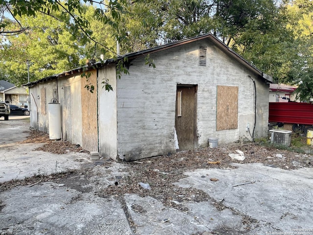 view of outbuilding