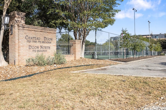 exterior space featuring fence and a yard