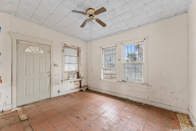 entryway with ceiling fan