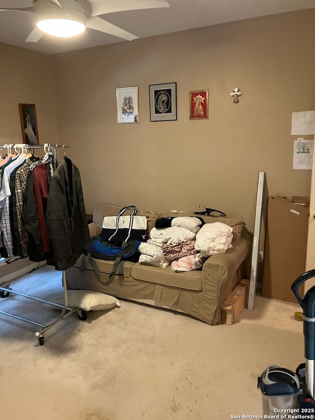 bedroom with ceiling fan