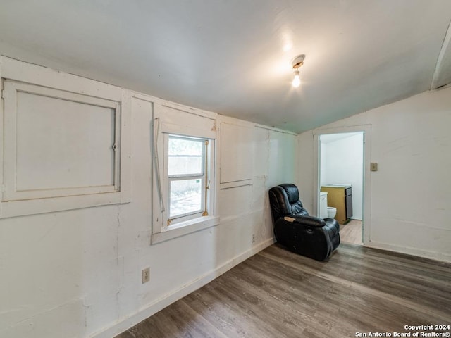 3315 Pitluk Ave, San Antonio, TX 78211 - sitting room featuring vaulted ceiling, wood finished floors, and baseboards