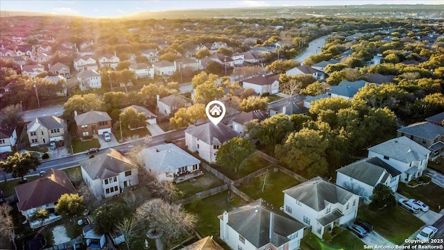 birds eye view of property featuring a residential view