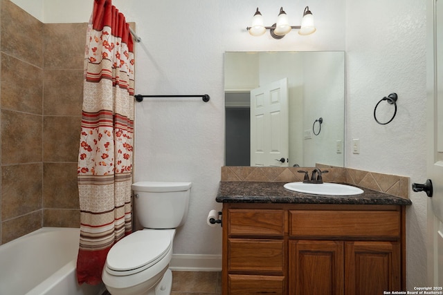 full bathroom with toilet, baseboards, vanity, and shower / tub combo with curtain