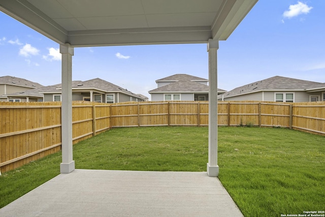 view of yard featuring a patio area