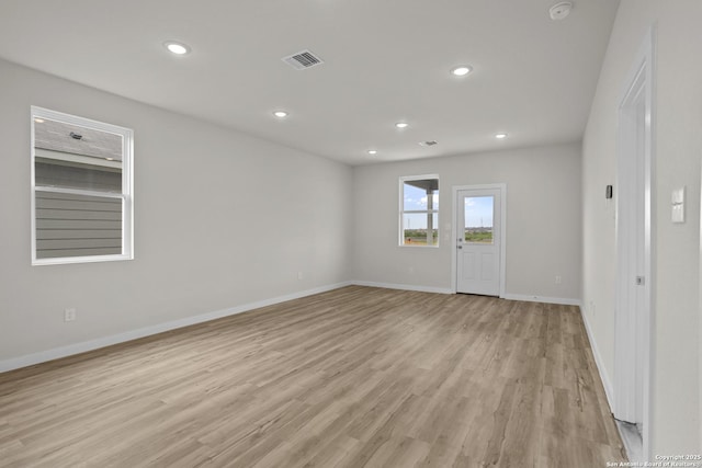 4338 Clarisse St, New Braunfels, TX 78130 - spare room with light wood-style flooring, baseboards, recessed lighting, and a smoke detector