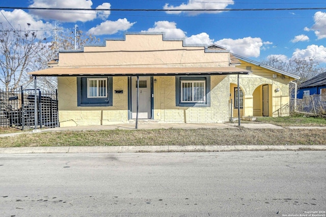 view of front facade with brick siding