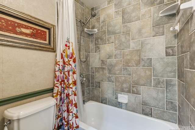 full bath with toilet and shower / bathtub combination with curtain