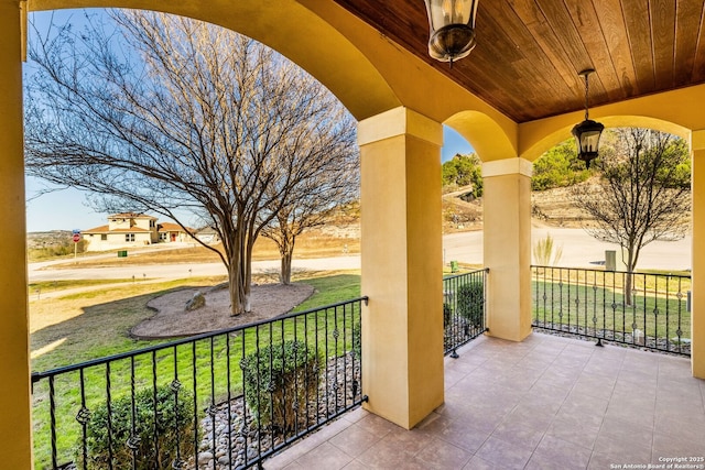 view of patio / terrace with covered porch