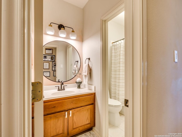 full bathroom featuring tile patterned flooring, vanity, toilet, and a shower with curtain