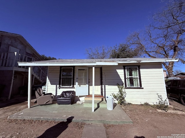 view of front facade with a porch