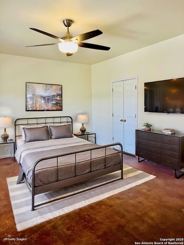 bedroom with a ceiling fan