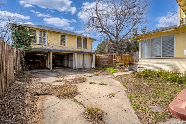 exterior space featuring fence