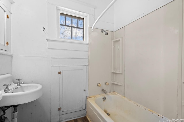 full bathroom featuring washtub / shower combination