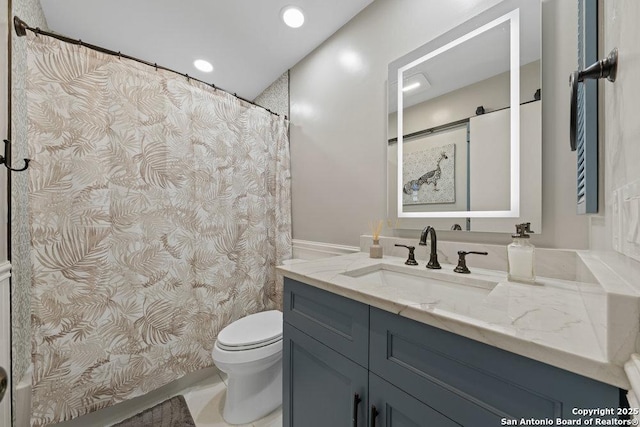 full bath featuring recessed lighting, vanity, toilet, and a shower with curtain