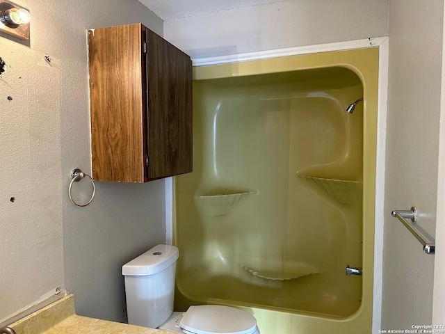 full bathroom with toilet