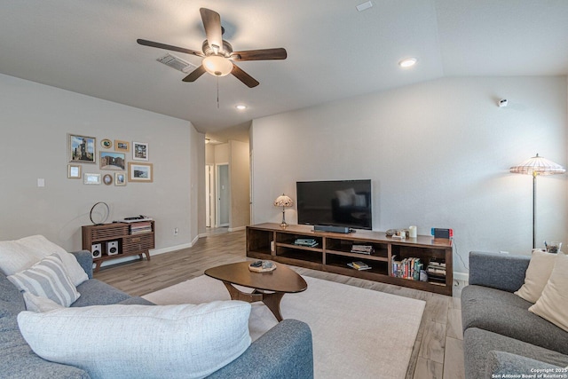 living area with ceiling fan, light wood-style flooring, recessed lighting, visible vents, and baseboards