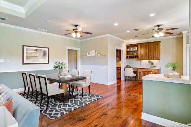 dining area featuring dark wood-style floors, recessed lighting, ceiling fan, and visible vents