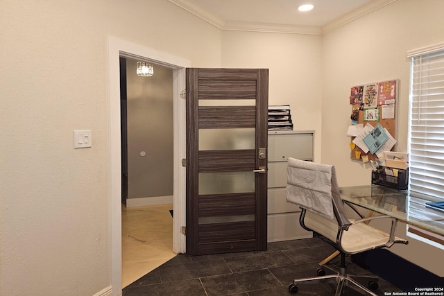 home office with baseboards, crown molding, and recessed lighting