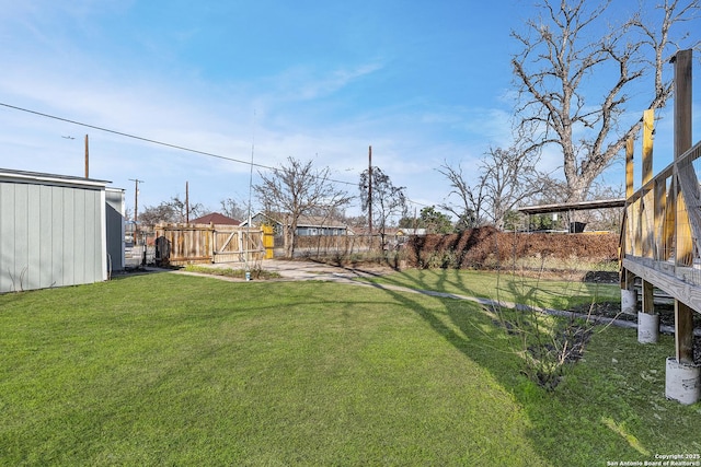 121 Harding, San Antonio, TX 78203 - view of yard