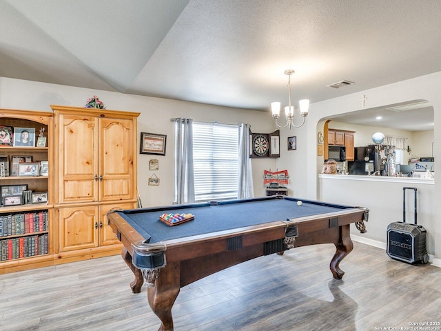 rec room featuring light wood-style floors, visible vents, billiards, and baseboards