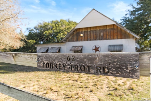 view of community / neighborhood sign