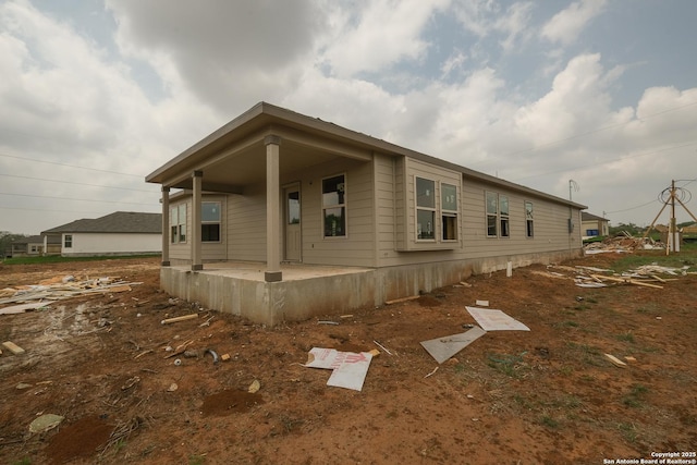 view of front of house featuring covered porch