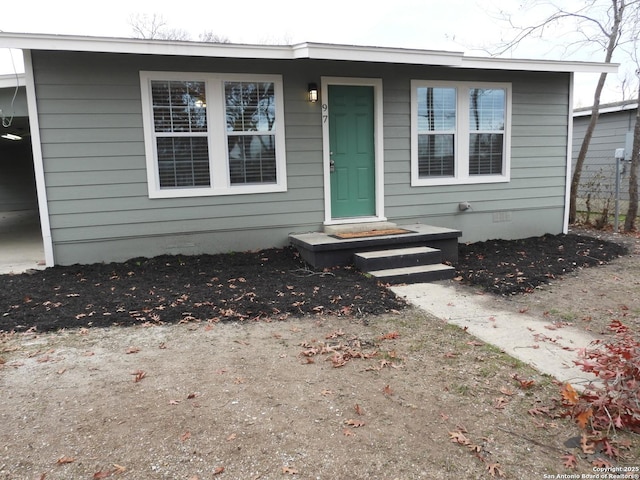 bungalow-style home with crawl space