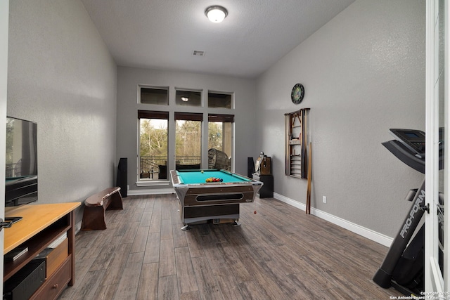 rec room with visible vents, a textured wall, dark wood-type flooring, billiards, and baseboards