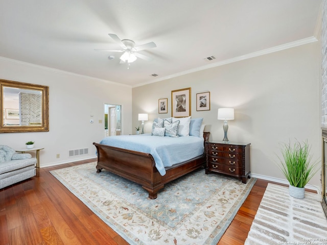 10 Parman Pl, San Antonio, TX 78230 - bedroom with wood finished floors, baseboards, crown molding, and ceiling fan