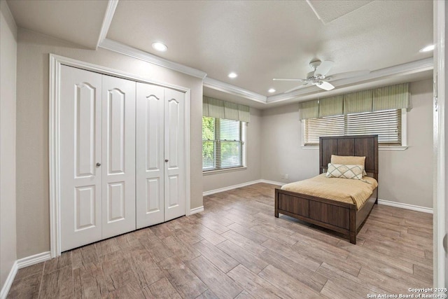 6822 Moss Oak, San Antonio, TX 78229 - bedroom with baseboards, wood finished floors, a closet, ornamental molding, and recessed lighting