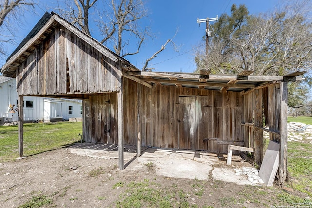 view of outbuilding with an outbuilding