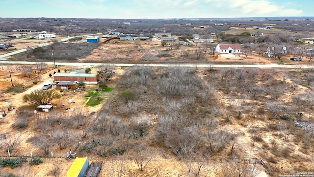 Listing photo 3 for 116 County Road 2666, Devine TX 78016