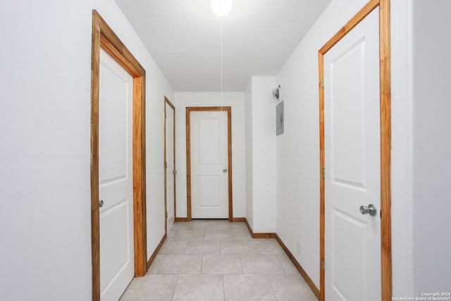 620 County Road 6846, Lytle, TX 78052 - hall featuring baseboards