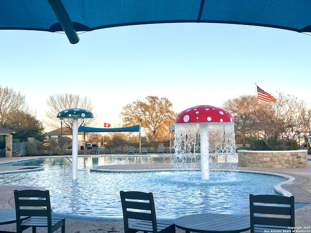 view of swimming pool