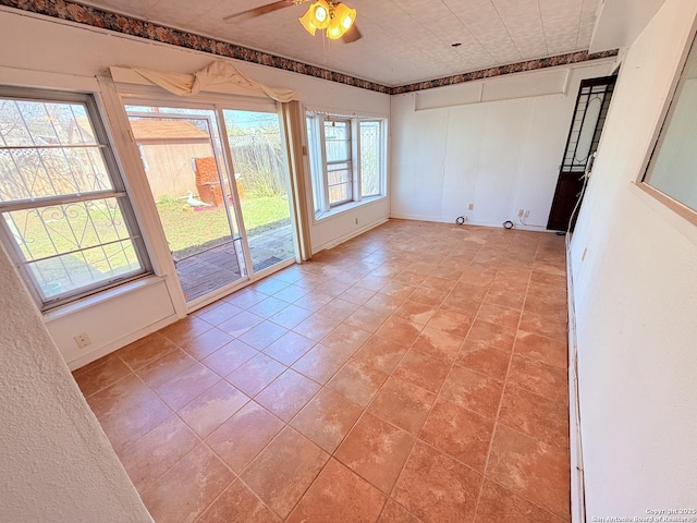 empty room with ceiling fan