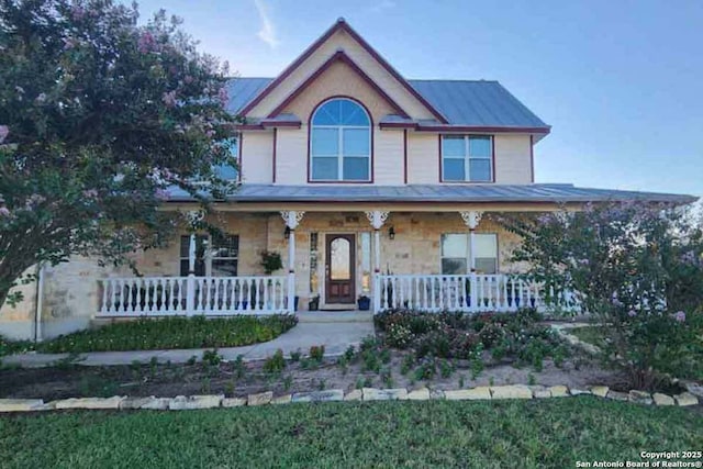 view of front facade featuring covered porch