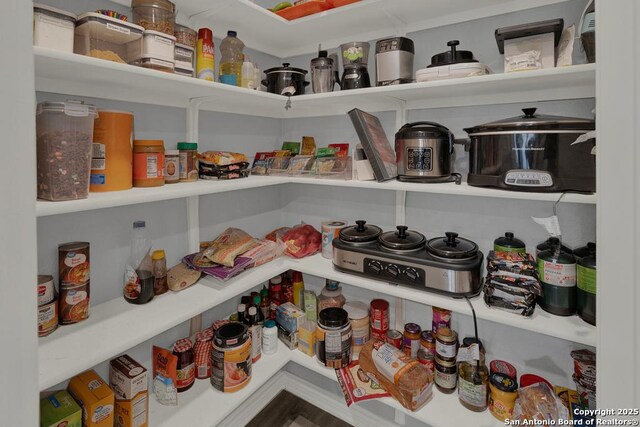 417 Briarfield, Seguin, TX 78155 - view of pantry