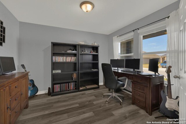 417 Briarfield, Seguin, TX 78155 - office featuring baseboards and wood finished floors