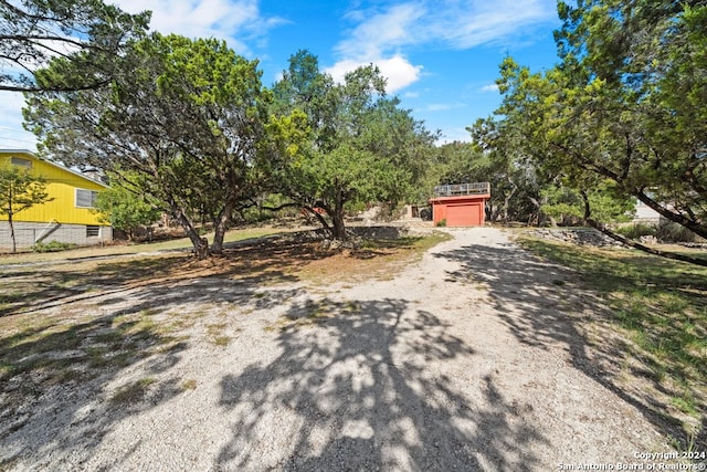 view of front of home featuring driveway