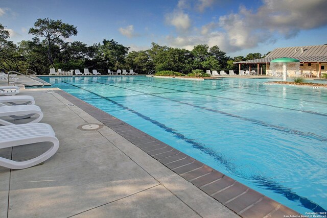 1412 Specie Crk, San Antonio, TX 78260 - community pool featuring a patio