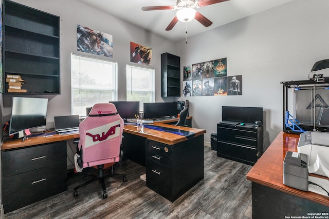 office area featuring dark wood-style floors and ceiling fan