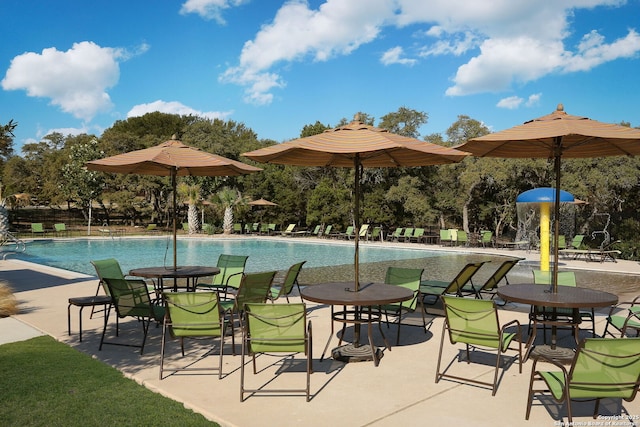 7611 Ponderosa Pne, Boerne, TX 78015 - pool with a patio