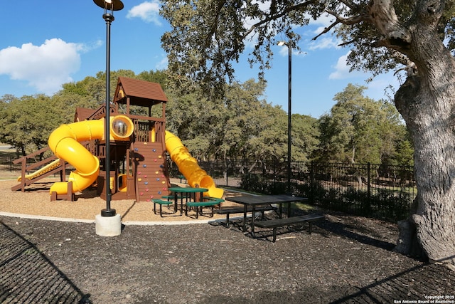 7611 Ponderosa Pne, Boerne, TX 78015 - communal playground with fence