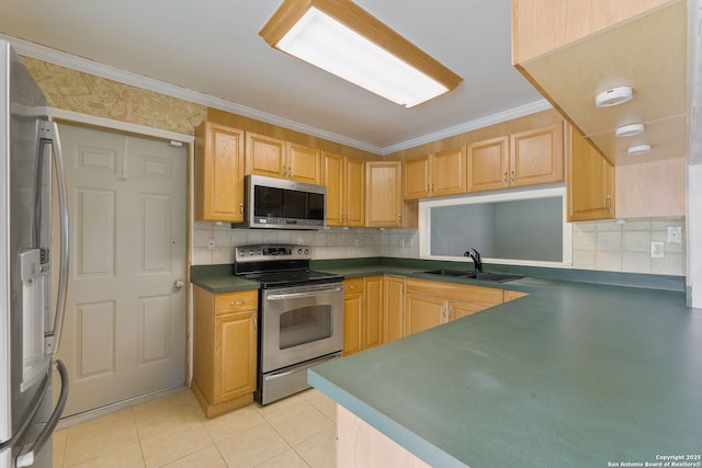 kitchen featuring a sink, dark countertops, appliances with stainless steel finishes, crown molding, and decorative backsplash