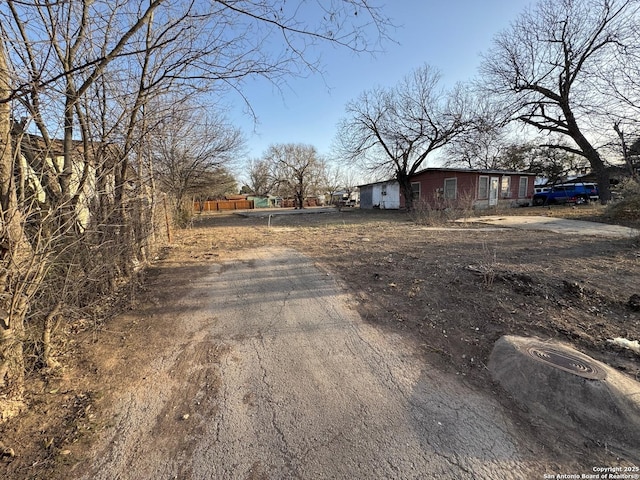 Listing photo 3 for 205 W Canales, Uvalde TX 78801